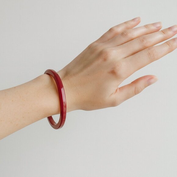 Vintage 1960s–1970s Brown Bakelite Style Bangle Bracelet – Retro Minimalist - Picture 1 of 11